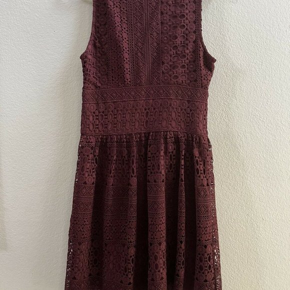 ABERCROMBIE & FITCH WINE BURGUNDY LACE CROCHET V-NECK SKATER DRESS SIZE 6 - NWT - Picture 8 of 9